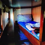 Schiff Ahoy, Hotelschiff, Hausboot, Boot, Passagierschiff Alojamento de Acomodação e Pequeno-almoço