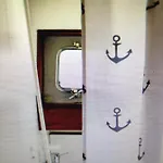 Schiff Ahoy, Hotelschiff, Hausboot, Boot, Passagierschiff Alojamento de Acomodação e Pequeno-almoço Estugarda