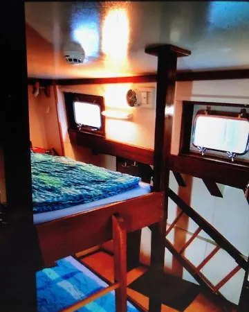 Bed & Breakfast Schiff Ahoy, Hotelschiff, Hausboot, Boot, Passagierschiff
