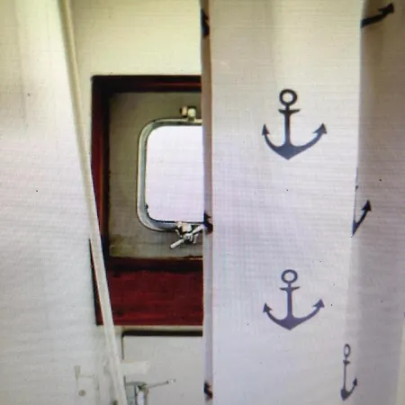 Schiff Ahoy, Hotelschiff, Hausboot, Boot, Passagierschiff Bed & Breakfast Stoccarda