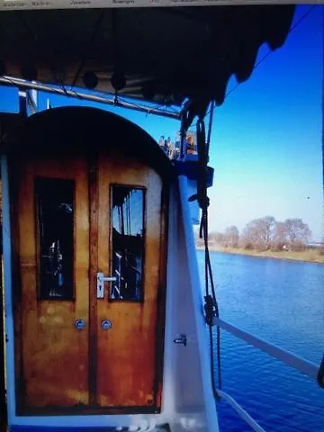 Panzió Schiff Ahoy, Hotelschiff, Hausboot, Boot, Passagierschiff