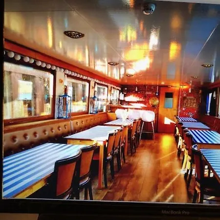 Schiff Ahoy, Hotelschiff, Hausboot, Boot, Passagierschiff Couette-café