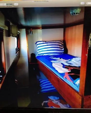 Schiff Ahoy, Hotelschiff, Hausboot, Boot, Passagierschiff Couette-café